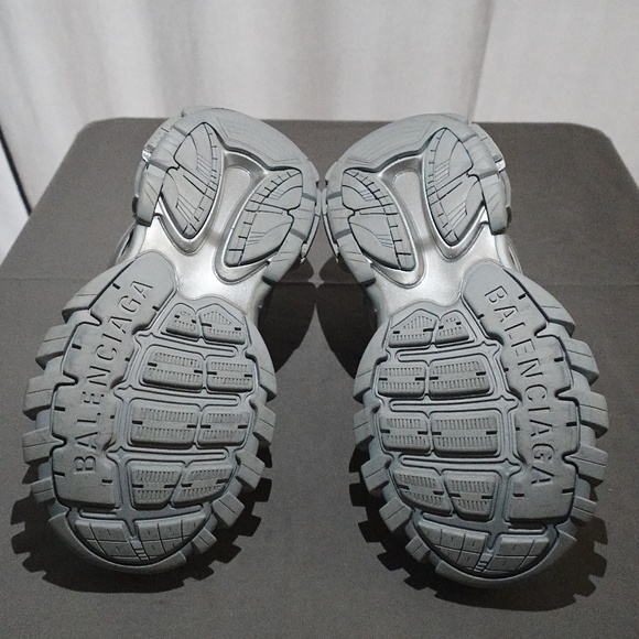Balenciaga Track Triple Silver  (with extra pair of laces) EU 40 / US 7 - Picture 5 of 7